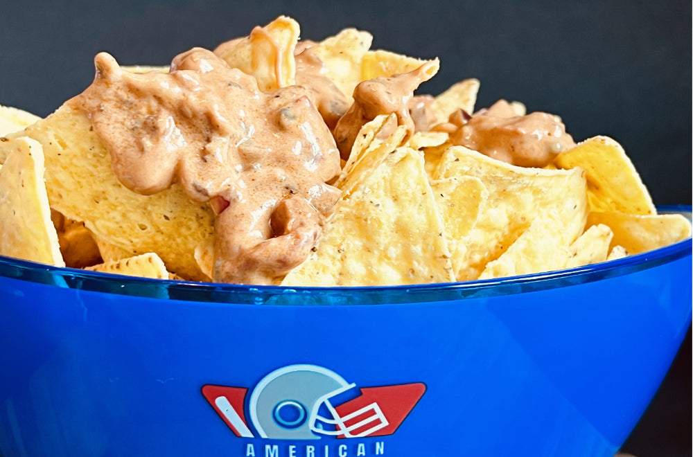 Tortilla Chip mit Creamy Firestorm Dip